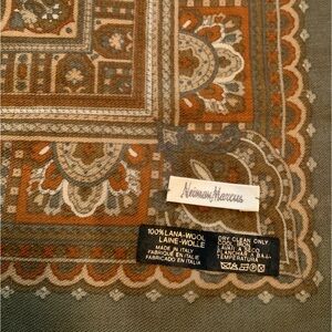 Vintage Exceptionally Fine Wool Italian Shawl/Scarf